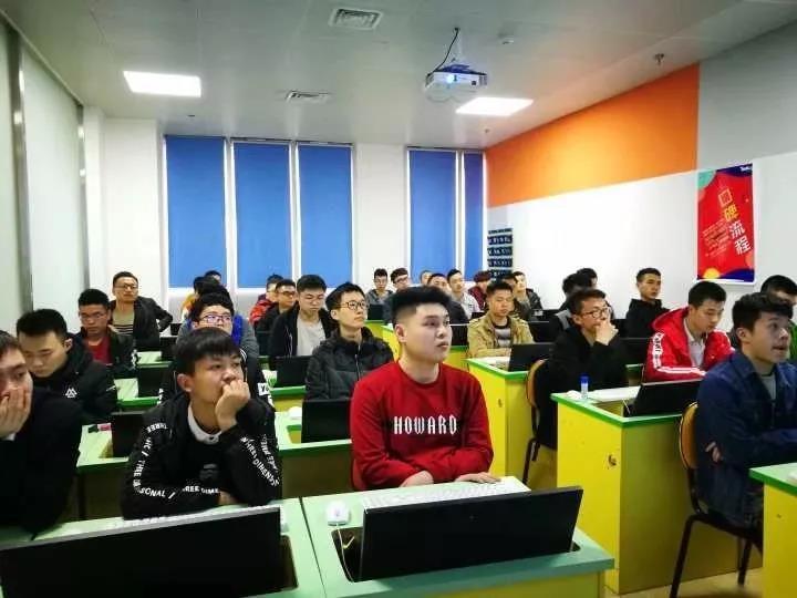 應屆畢業(yè)生如何選擇公司